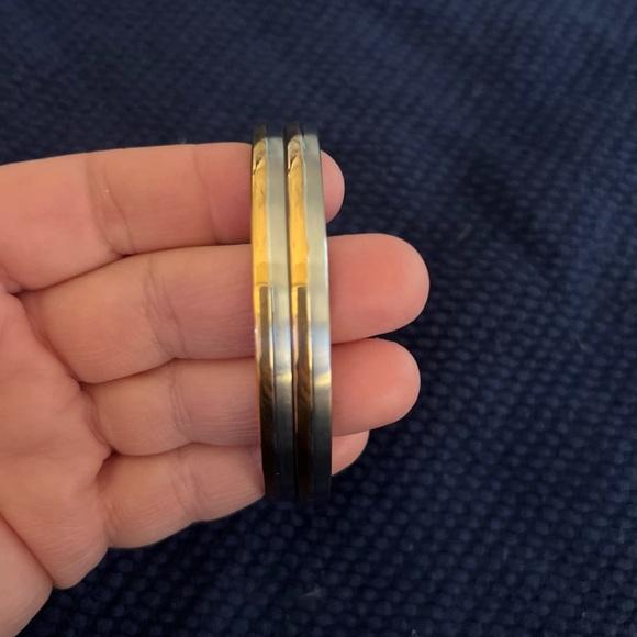 2 Tone Gold/Silver set of 2 Bangles - Picture 5 of 5